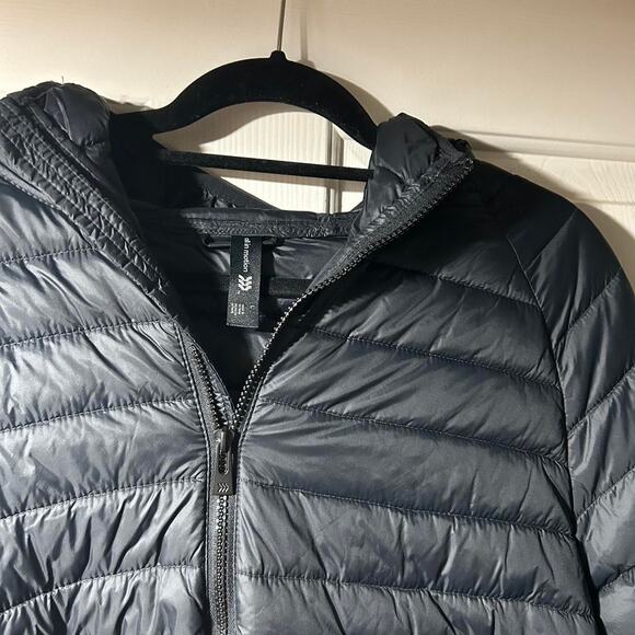 Black puffer jacket with - Picture 3 of 3